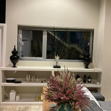 Y Bano En Planta Independiente En Centro De * إشبيلية