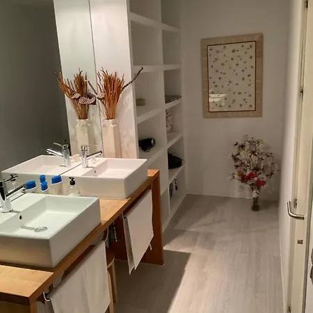 منزل للإقامة Y Bano En Planta Independiente En Centro De *